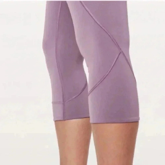 Lululemon - In Movement Crop*Everlux 19” (Smoked Mulberry) Size 6 - Picture 3 of 9